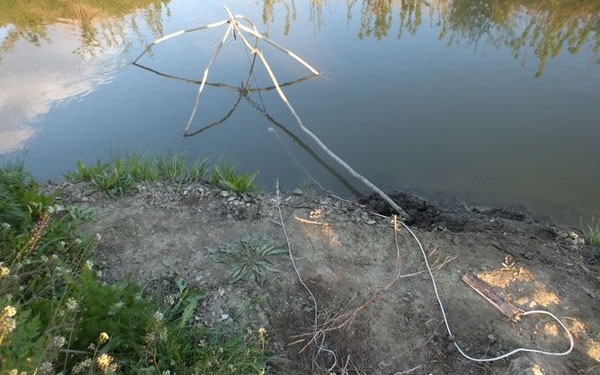 Emelőhálóval akart halat fogni egy férfi Döbrököznél