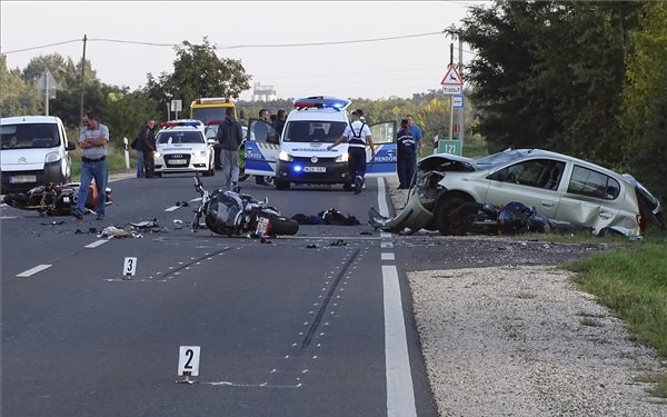 Öt súlyos sérültje van egy Békés megyei balesetnek