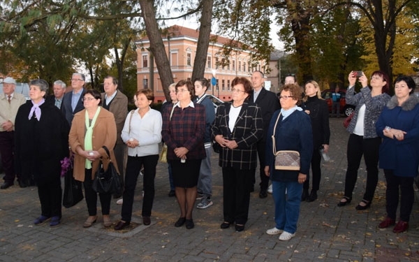 A háborúkban elesettek előtt tisztelegtek 